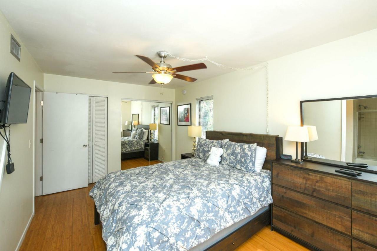 3 Waves From It All By Beachside Management Siesta Key Exterior photo